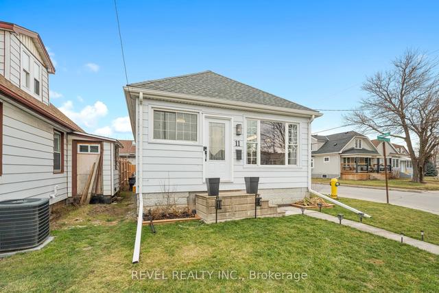 11 Delaware St, House detached with 2 bedrooms, 2 bathrooms and 2 parking in St. Catharines ON | Image 12
