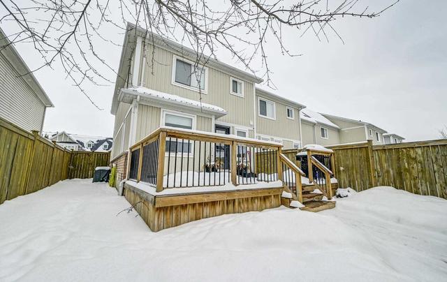 151 Carnwith Dr E, House attached with 3 bedrooms, 3 bathrooms and 3 parking in Whitby ON | Image 17