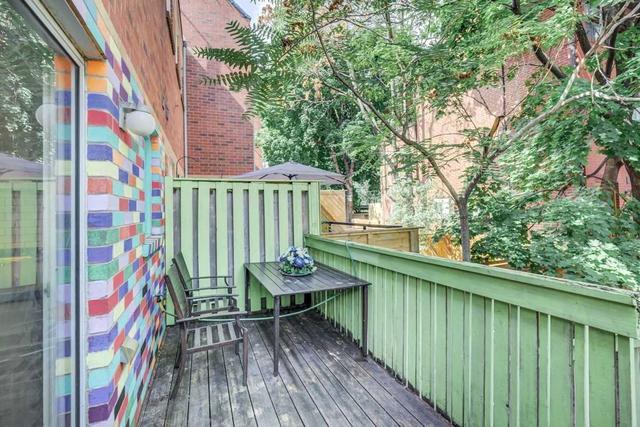 230 Shuter St, House attached with 3 bedrooms, 2 bathrooms and 2 parking in Toronto ON | Image 14