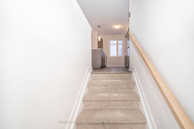 535 Lourmarin Pt, House attached with 2 bedrooms, 2 bathrooms and 2 parking in Ottawa ON | Image 2