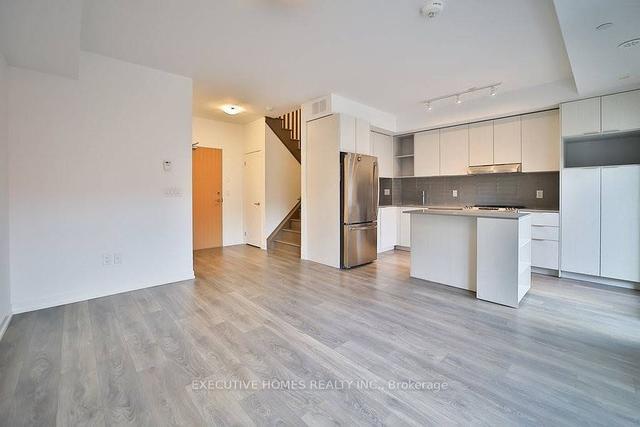 106 - 2530 Eglinton Ave W, Townhouse with 3 bedrooms, 3 bathrooms and 1 parking in Toronto ON | Image 13