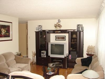 507 - 3700 Kaneff Cres, Condo with 2 bedrooms, 2 bathrooms and 1 parking in Mississauga ON | Image 2