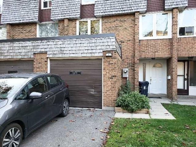6 Renata Royal Way, Townhouse with 3 bedrooms, 3 bathrooms and 2 parking in Toronto ON | Image 1