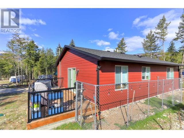 7105 Dunwaters Road, House detached with 4 bedrooms, 2 bathrooms and 4 parking in Central Okanagan West BC | Image 39