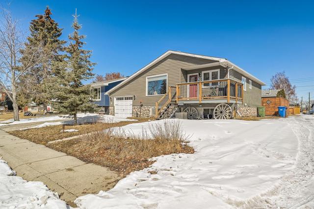 115 Lake Sylvan Close Se, House detached with 3 bedrooms, 2 bathrooms and 6 parking in Calgary AB | Image 1