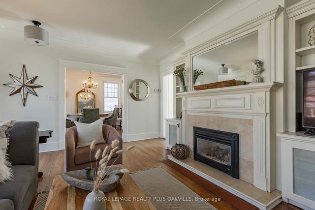 536 Woodland Ave, House detached with 2 bedrooms, 2 bathrooms and 4 parking in Burlington ON | Image 35
