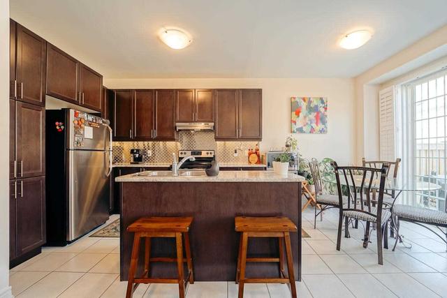 6 Zamek St, House attached with 3 bedrooms, 3 bathrooms and 2 parking in Brampton ON | Image 9