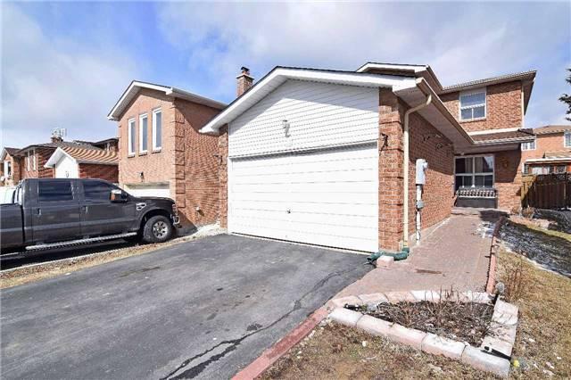 19 Alabaster Dr, House detached with 3 bedrooms, 3 bathrooms and 4 parking in Brampton ON | Image 1