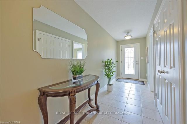 46 - 620 Thistlewood Dr, Townhouse with 3 bedrooms, 3 bathrooms and 4 parking in London ON | Image 34