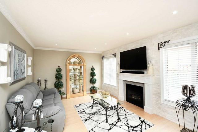 7 Vintage Gate, House detached with 4 bedrooms, 5 bathrooms and 6 parking in Brampton ON | Image 39