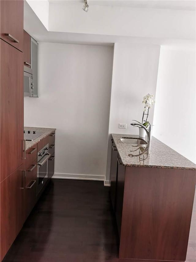 1003 - 12 York St, Condo with 1 bedrooms, 1 bathrooms and null parking in Toronto ON | Image 10