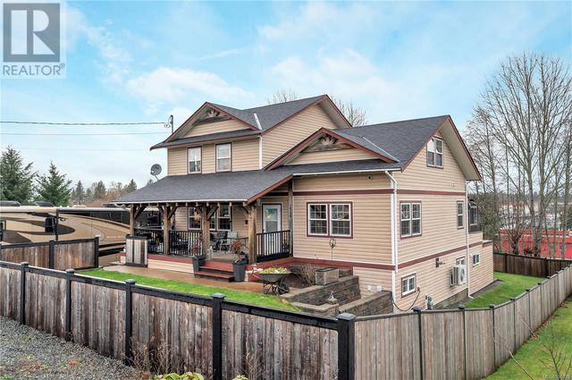820 10th Ave, House detached with 4 bedrooms, 3 bathrooms and 5 parking in Campbell River BC | Image 4