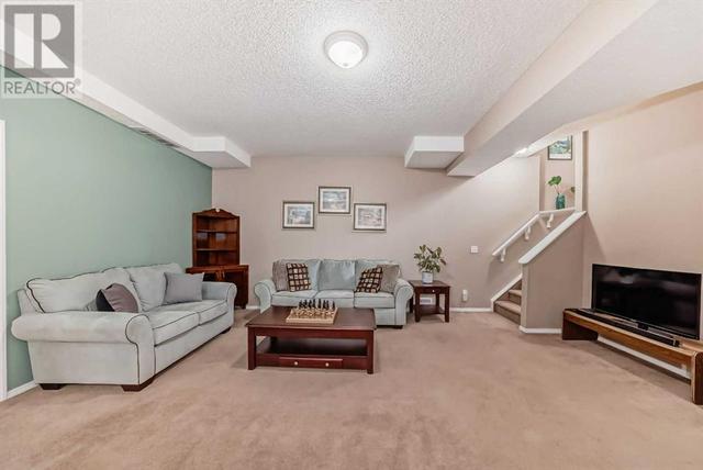 4 Martha's Meadow Place Ne, House detached with 4 bedrooms, 2 bathrooms and 2 parking in Calgary AB | Image 39