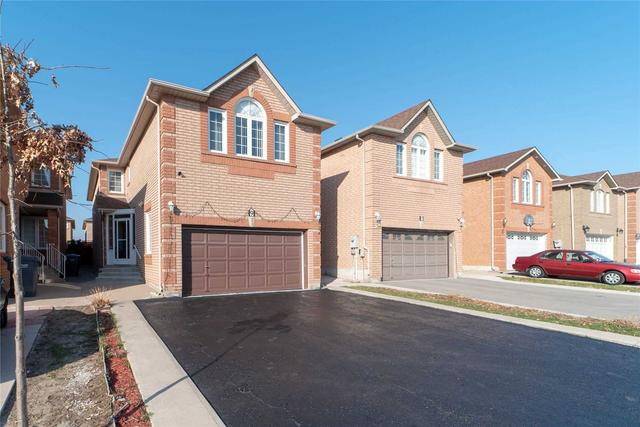 9 Lauraglen Cres, House detached with 4 bedrooms, 4 bathrooms and 6 parking in Brampton ON | Image 1