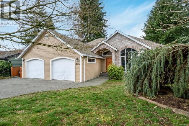 1115 Evergreen Ave, House detached with 5 bedrooms, 3 bathrooms and 2 parking in Courtenay BC | Image 3