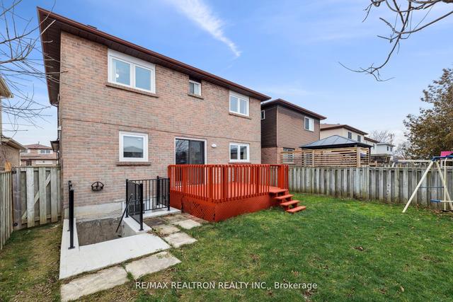 18 Charlton Cres, House detached with 4 bedrooms, 4 bathrooms and 4 parking in Ajax ON | Image 33