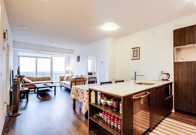 1212 - 2520 Eglinton Ave W, Condo with 2 bedrooms, 2 bathrooms and 1 parking in Mississauga ON | Image 5