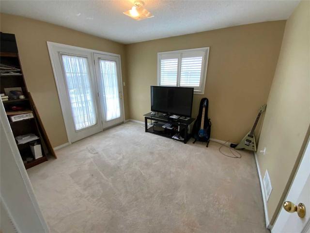 654 Blythwood Sq, House detached with 4 bedrooms, 3 bathrooms and 5 parking in Oshawa ON | Image 8