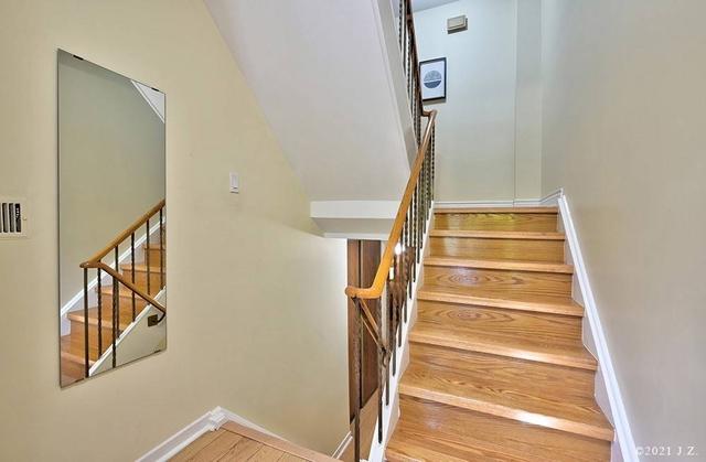 170 Song Meadoway, Townhouse with 3 bedrooms, 2 bathrooms and 2 parking in Toronto ON | Image 23