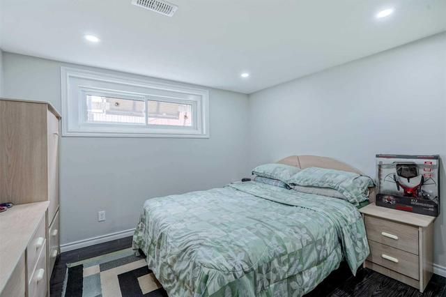 63 Porterfield Rd, House detached with 3 bedrooms, 2 bathrooms and 4 parking in Toronto ON | Image 16