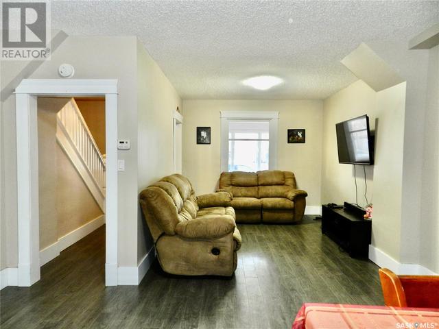 233 Lillooet Street W, House detached with 3 bedrooms, 1 bathrooms and null parking in Moose Jaw SK | Image 4