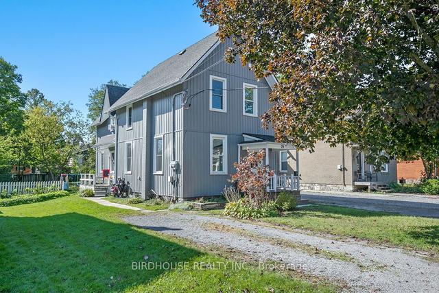 79 Wellington St, House detached with 4 bedrooms, 2 bathrooms and 4 parking in Kawartha Lakes ON | Image 1