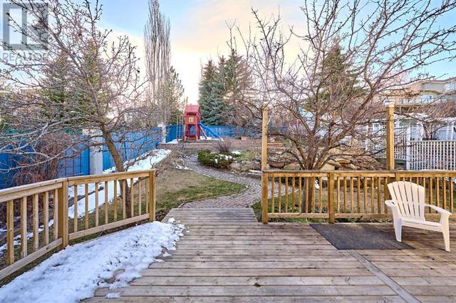 2811 Signal Hill Drive Sw, House detached with 4 bedrooms, 3 bathrooms and 4 parking in Calgary AB | Image 37