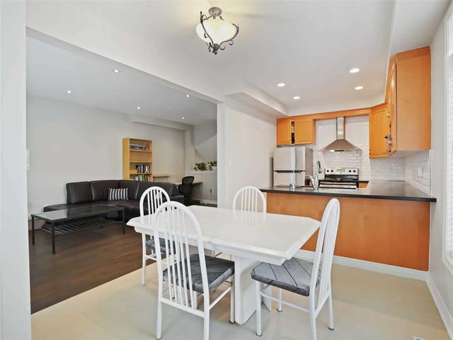 80 Irish Rose Dr, House attached with 3 bedrooms, 4 bathrooms and 3 parking in Markham ON | Image 3