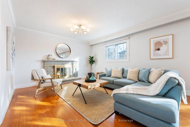 9 Laureleaf Rd S, House detached with 4 bedrooms, 3 bathrooms and 6 parking in Toronto ON | Image 13