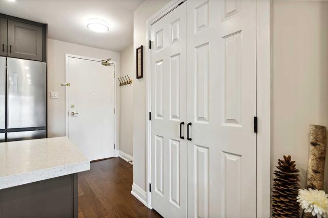 316 - 900 Bogart Mill Tr, Condo with 1 bedrooms, 1 bathrooms and 1 parking in Newmarket ON | Image 2