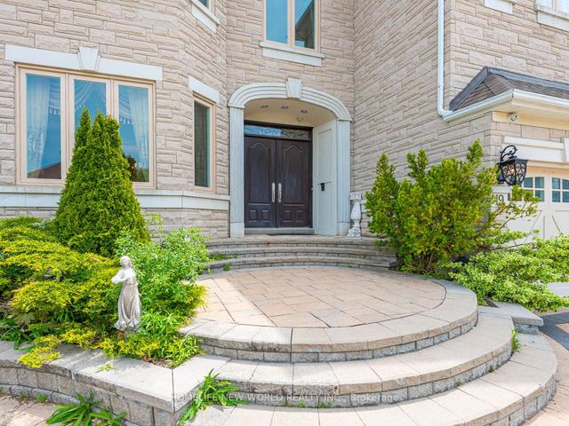 19 Alessia Crt, House detached with 4 bedrooms, 7 bathrooms and 11 parking in Richmond Hill ON | Image 35