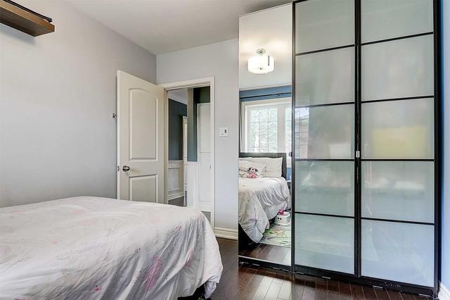4218 Bloor St W, House detached with 3 bedrooms, 2 bathrooms and 4 parking in Toronto ON | Image 7