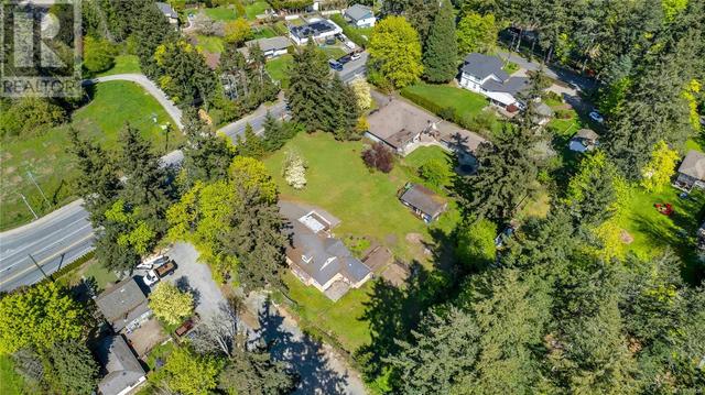 753 Sayward Rd, House detached with 2 bedrooms, 1 bathrooms and 6 parking in Saanich BC | Image 11