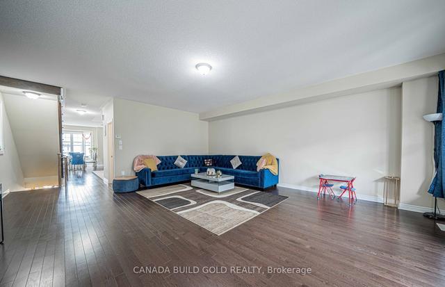 16 Remembrance Rd N, House attached with 4 bedrooms, 4 bathrooms and 5 parking in Brampton ON | Image 5