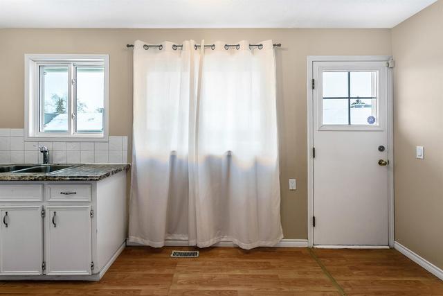 120 Whitehill Place Ne, Home with 3 bedrooms, 2 bathrooms and 2 parking in Calgary AB | Image 21