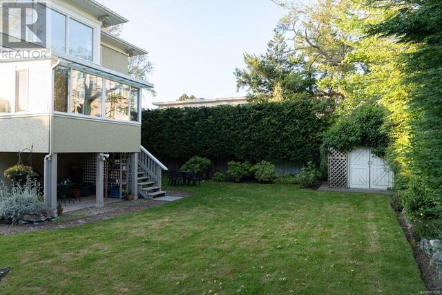 2659 Currie Rd, House detached with 5 bedrooms, 3 bathrooms and 4 parking in Oak Bay BC | Image 39