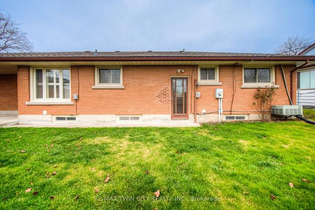 29 Hilltop Dr, House detached with 3 bedrooms, 2 bathrooms and 5 parking in Cambridge ON | Image 27