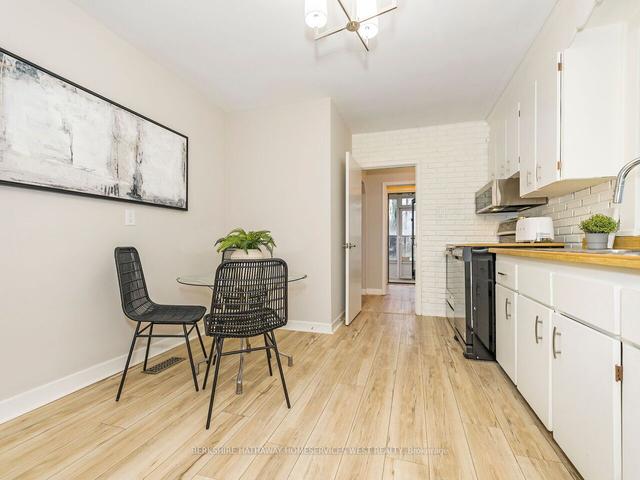 181 Shaver Ave N, House detached with 3 bedrooms, 2 bathrooms and 4 parking in Toronto ON | Image 6