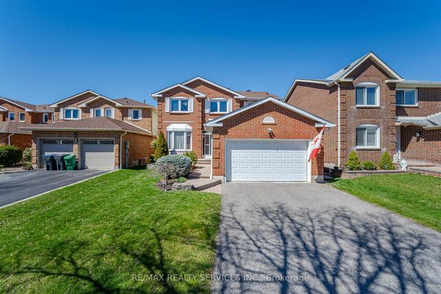 4 Donaldson Dr, House detached with 4 bedrooms, 4 bathrooms and 5 parking in Brampton ON | Image 1