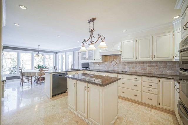 30 Hillholm Blvd, House detached with 5 bedrooms, 5 bathrooms and 6 parking in Richmond Hill ON | Image 2