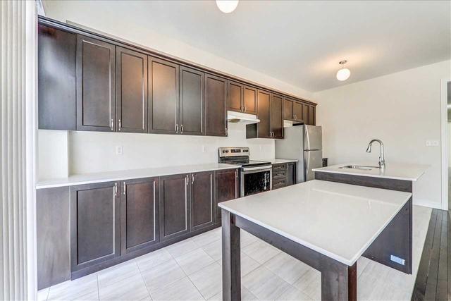 13 Titan Tr, House detached with 3 bedrooms, 3 bathrooms and 2 parking in Markham ON | Image 3