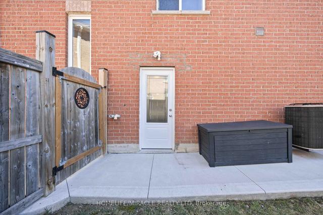 16 Fishing Cres S, House detached with 3 bedrooms, 4 bathrooms and 3 parking in Brampton ON | Image 33