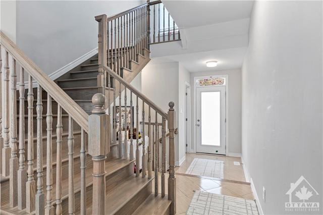 43 Caspian Row, Townhouse with 3 bedrooms, 3 bathrooms and 2 parking in Ottawa ON | Image 12