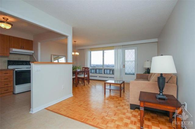 820 - 20 Chesterton Drive, Condo with 2 bedrooms, 1 bathrooms and 1 parking in Ottawa ON | Image 7