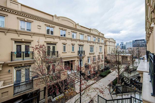 th22 - 88 Carr St, Townhouse with 2 bedrooms, 2 bathrooms and 1 parking in Toronto ON | Image 9