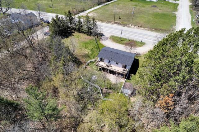 4035 Horseshoe Valley Rd W, House detached with 2 bedrooms, 2 bathrooms and 12 parking in Springwater ON | Image 16