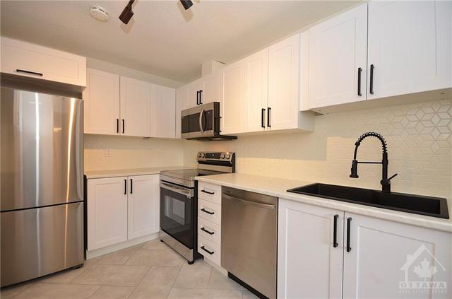 114 - 1505 Baseline Road, Condo with 2 bedrooms, 1 bathrooms and 1 parking in Ottawa ON | Image 12