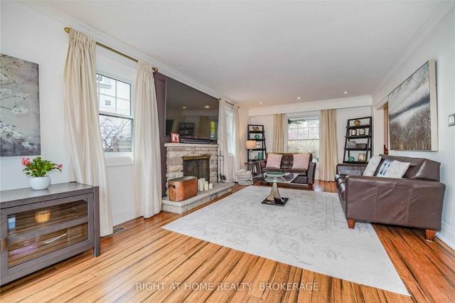 11 Sulkara Crt, House detached with 4 bedrooms, 4 bathrooms and 5 parking in Toronto ON | Image 2
