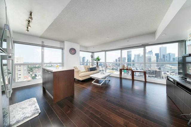 2707 - 386 Yonge St, Condo with 3 bedrooms, 2 bathrooms and 1 parking in Toronto ON | Image 12