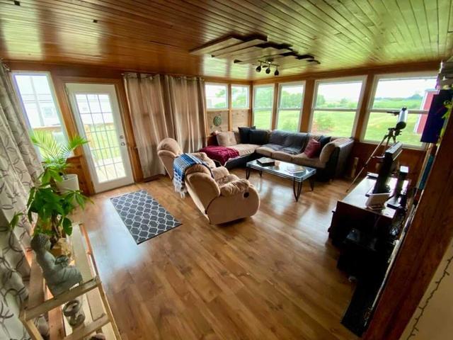 749 Highway 77, House detached with 2 bedrooms, 2 bathrooms and 14 parking in Leamington ON | Image 6